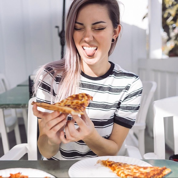 MEET YOUR POSHER - Picture 1 of 1